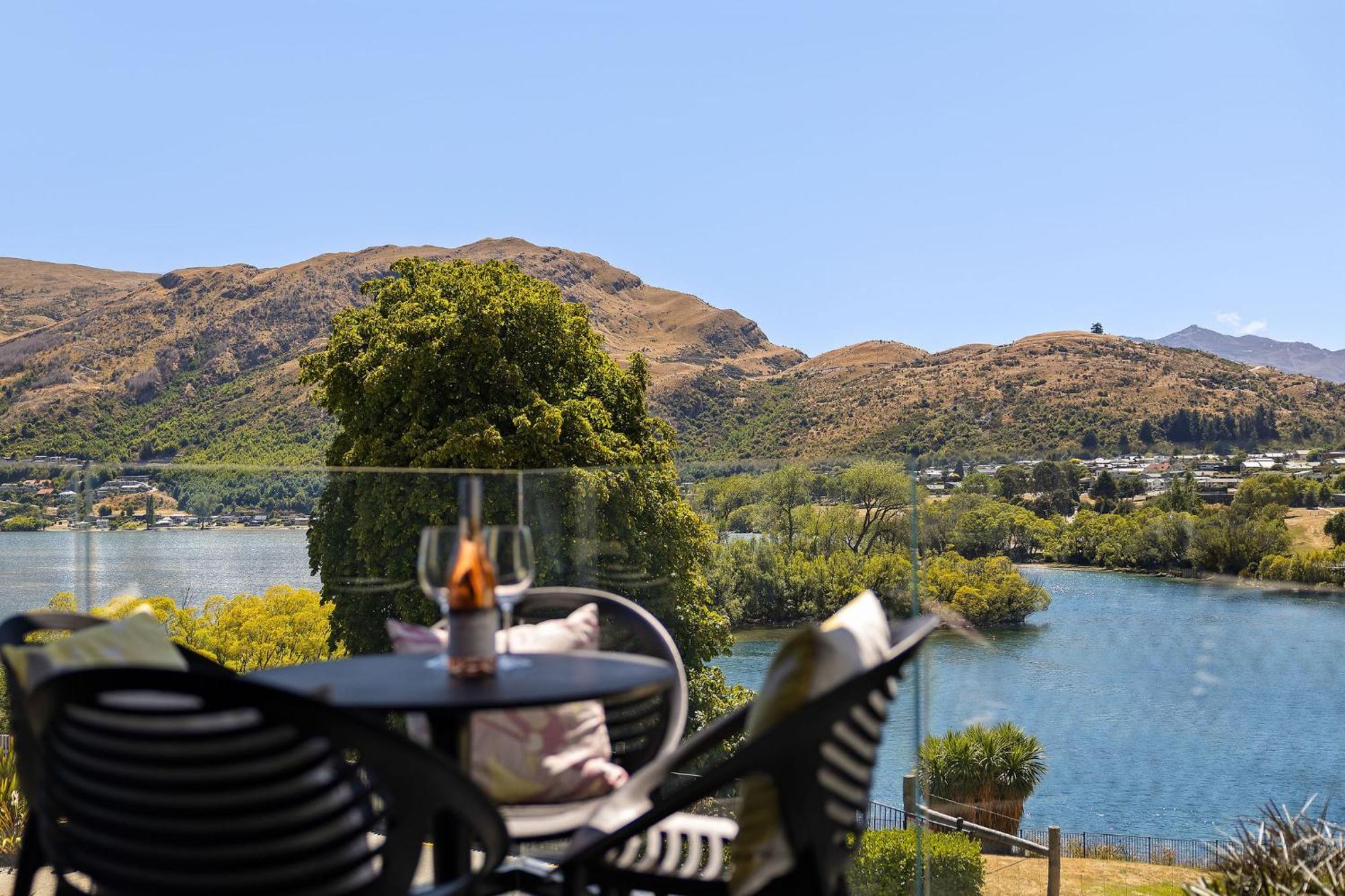 Homestead Retreat - 2 Bedroom - Lake View Queenstown Bagian luar foto